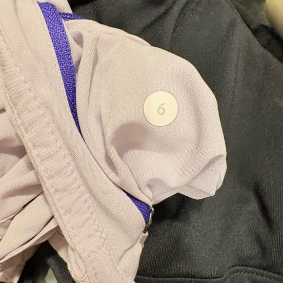 Lululemon Tracker Short III Pretty Purple Running Shorts Women's 6 ~ EXCELLENT - Picture 6 of 6